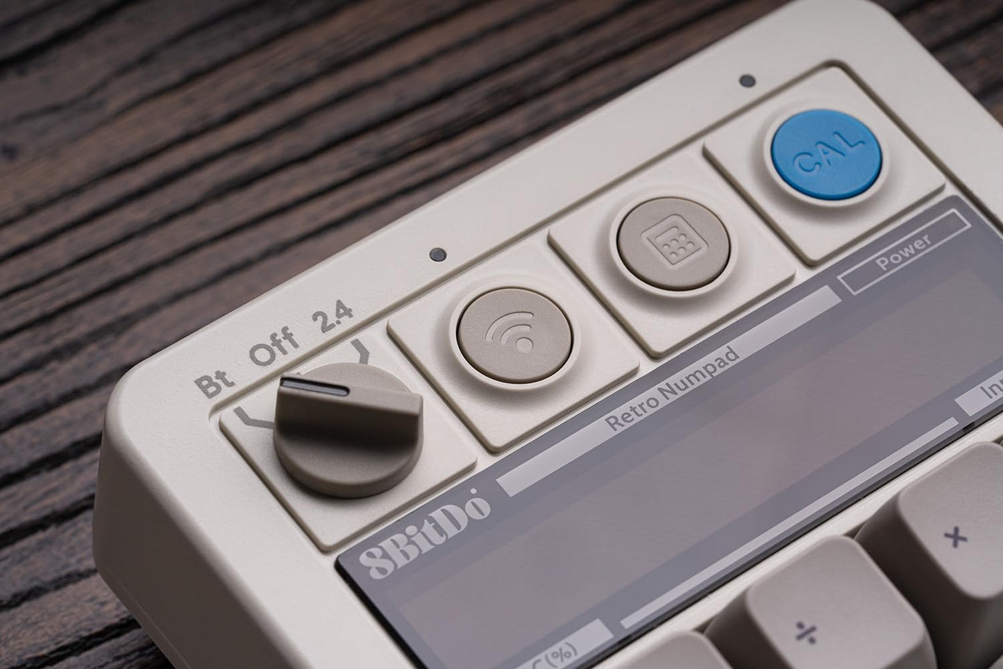 8BitDo Retro 18 Mechanical Numpad M Edition