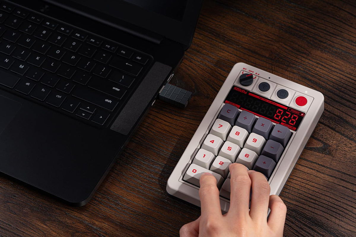 8BitDo Retro 18 Mechanical Numpad N Edition