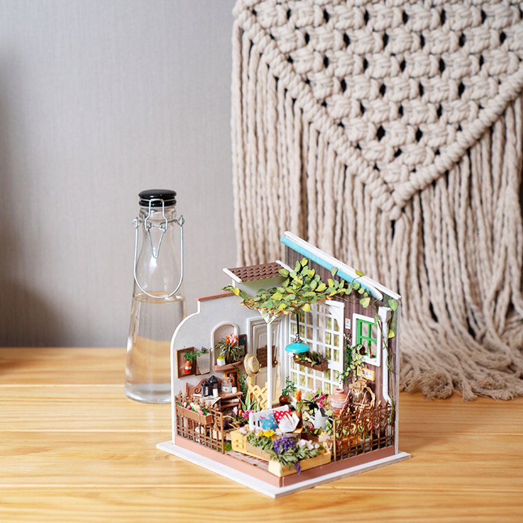 Robotime DIY House - Miller's Sunshine Garden