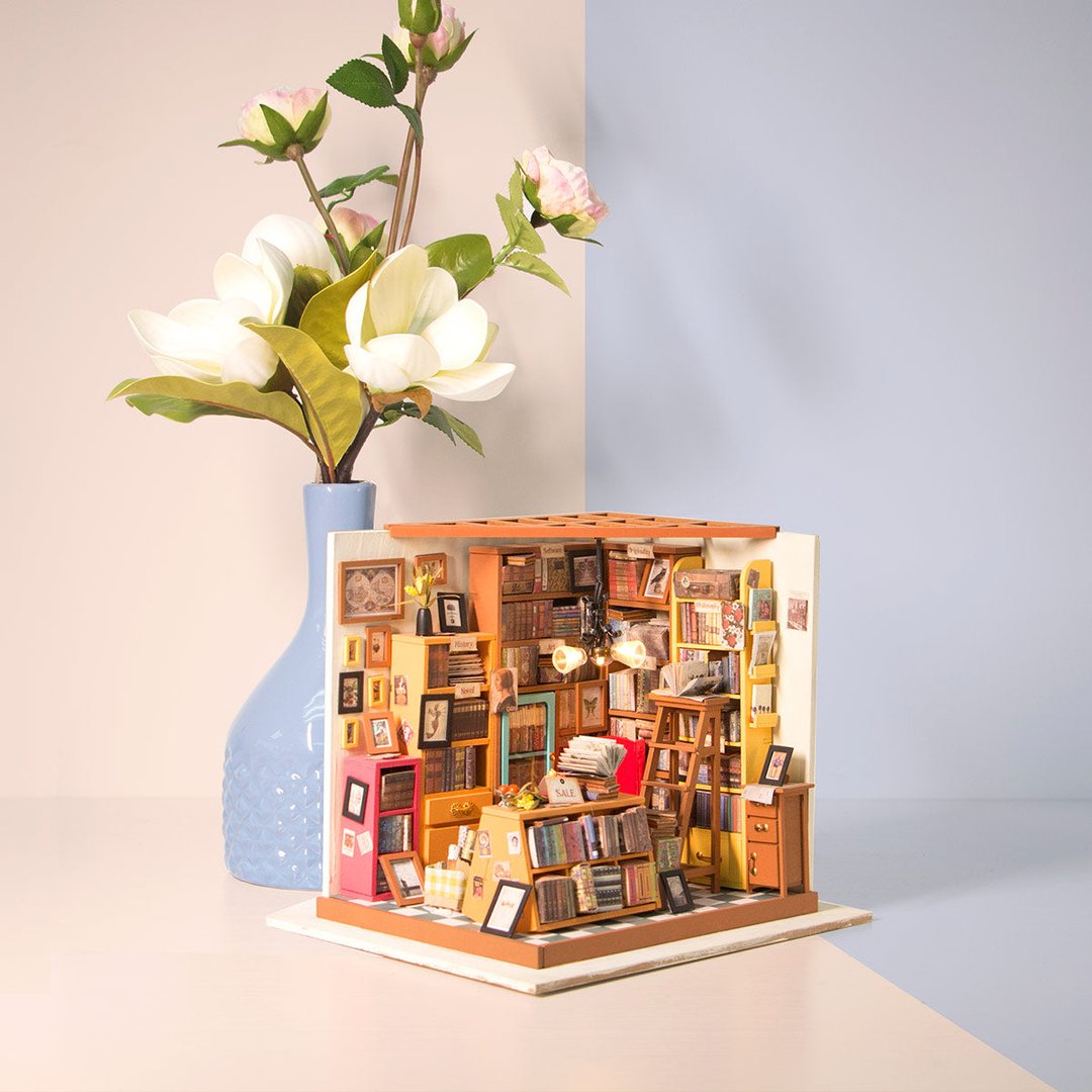 Robotime DIY House - Sam's Study