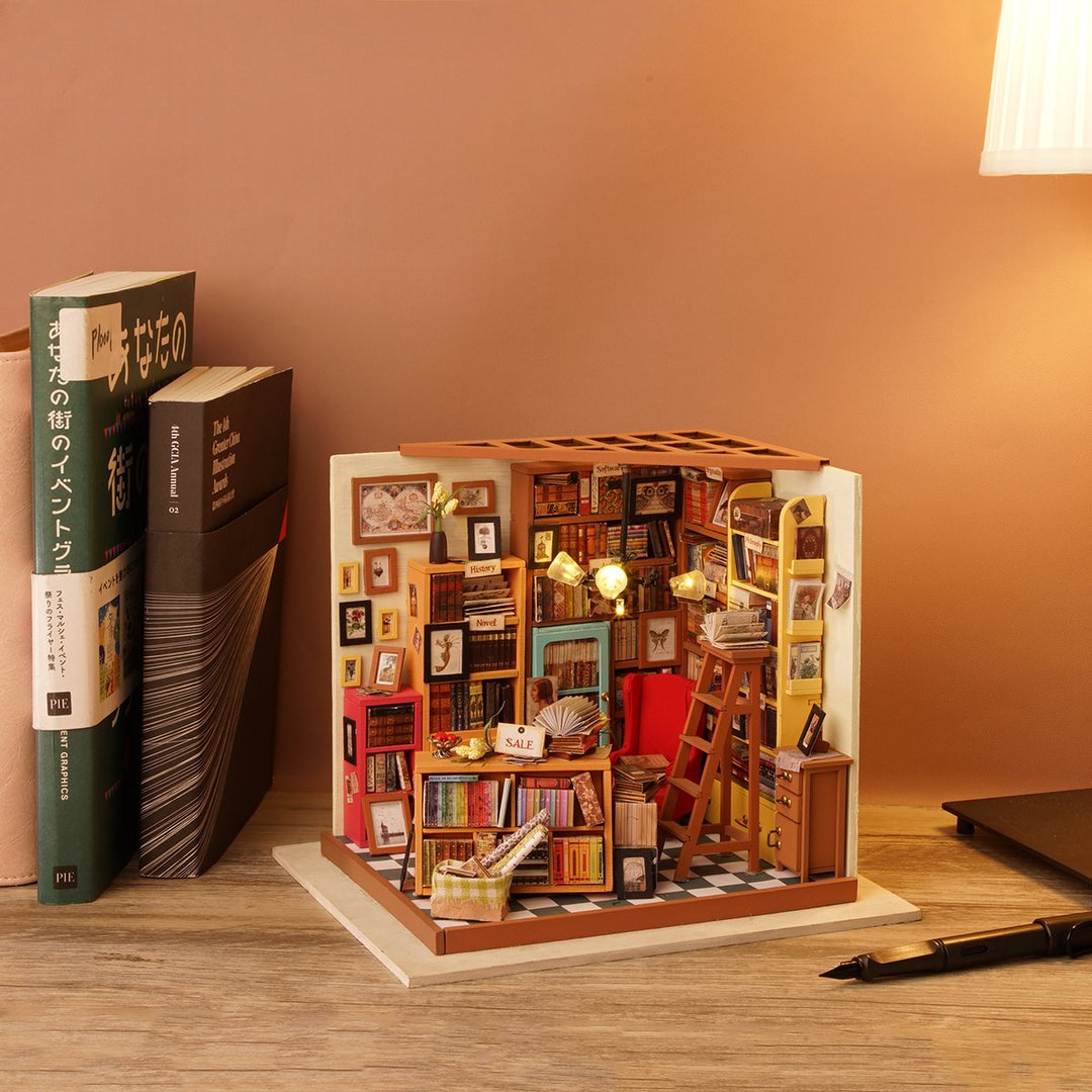 Robotime DIY House - Sam's Study