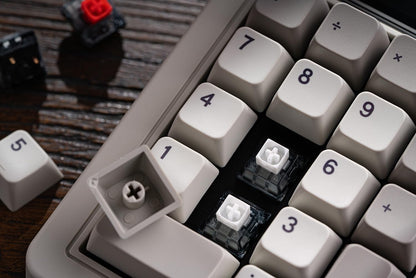 8BitDo Retro 18 Mechanical Numpad M Edition
