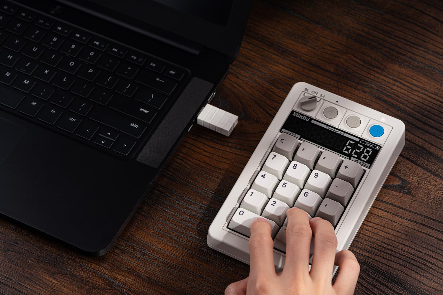 8BitDo Retro 18 Mechanical Numpad M Edition