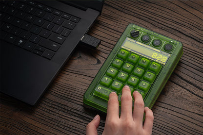 8BitDo Retro 18 Mechanical Numpad - Xbox Edition