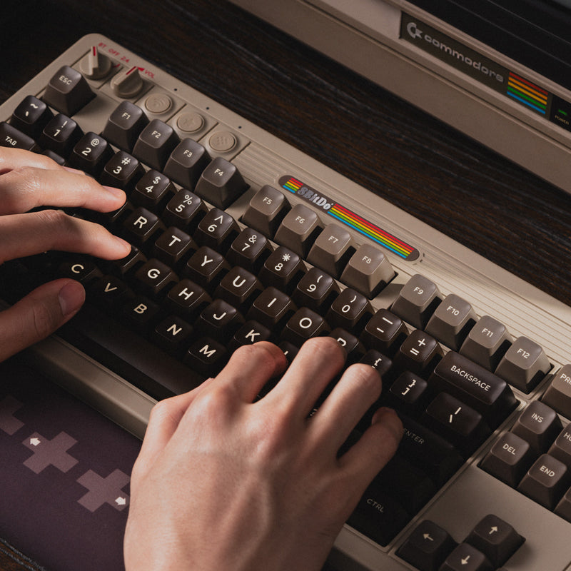 8BitDo Retro Mechanical Keyboard C64 Edition