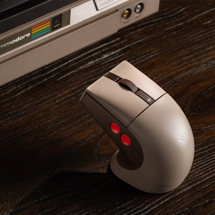 8BitDo Retro R8 Gaming Mouse - C64 Edition