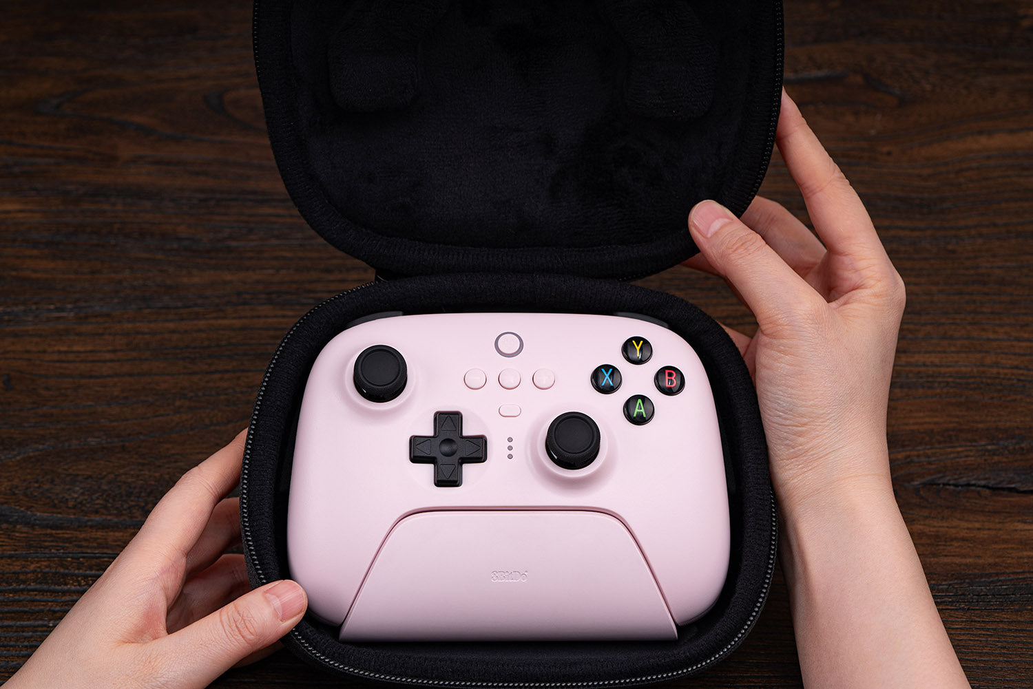 8BitDo Classic Controller Travel Case For Ultimate Controllers & Charging Dock