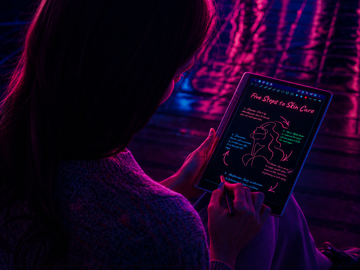 Smart digital notebooks designed for meetings, study, sketching, and everyday ideas. It's giving main character energy.