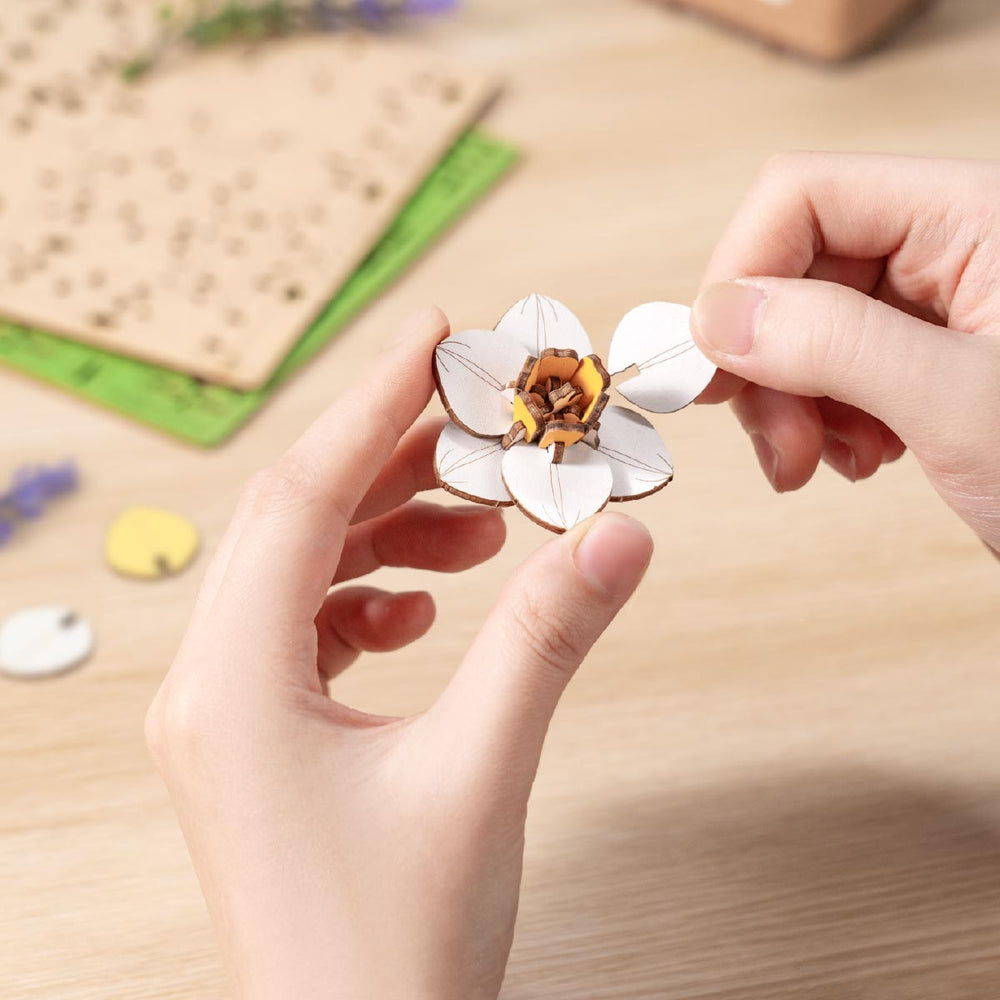 Robotime Narcissus DIY Flower Bouquet Wooden 3D Puzzle