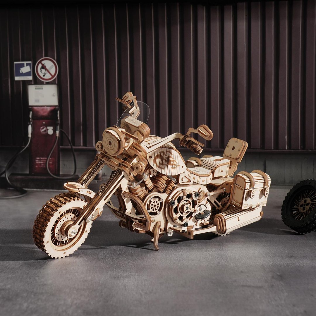 Robotime 3D Wooden Puzzle DIY Model Cruiser Motorcycle - 420 Piece