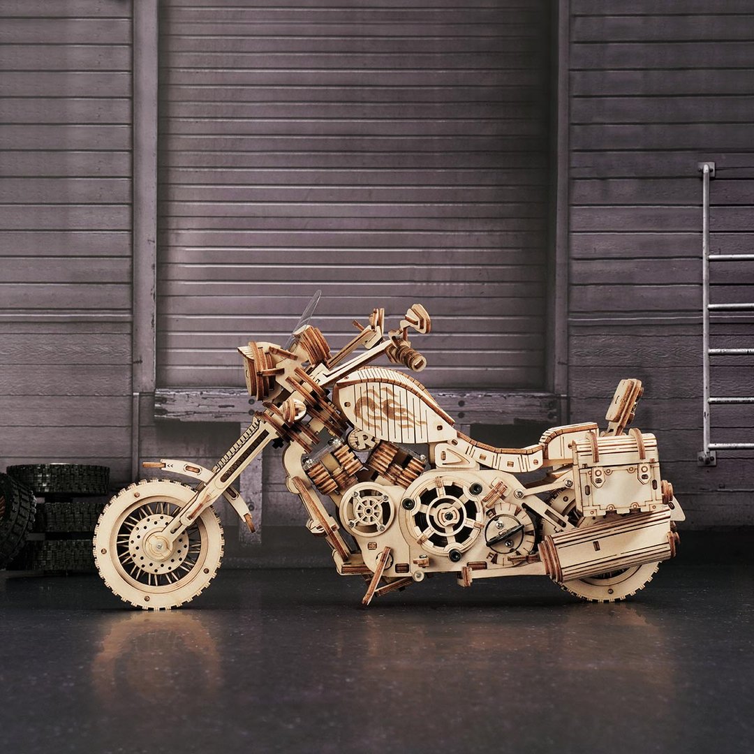 Robotime 3D Wooden Puzzle DIY Model Cruiser Motorcycle - 420 Piece