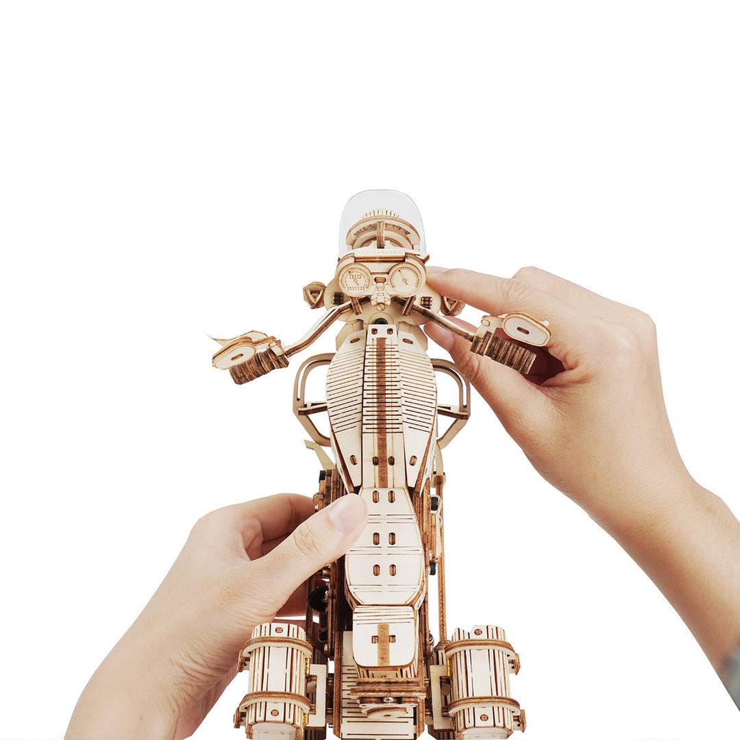 Robotime 3D Wooden Puzzle DIY Model Cruiser Motorcycle - 420 Piece